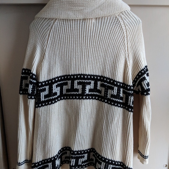 Sweater - Picture 4 of 4